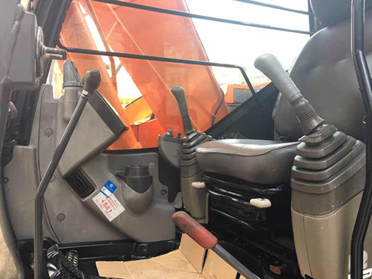 Une excavatrice d'occasion de 13,2 tonnes Hitachi 135 est en vente/Excavatrice d'occasion Hitachi 135