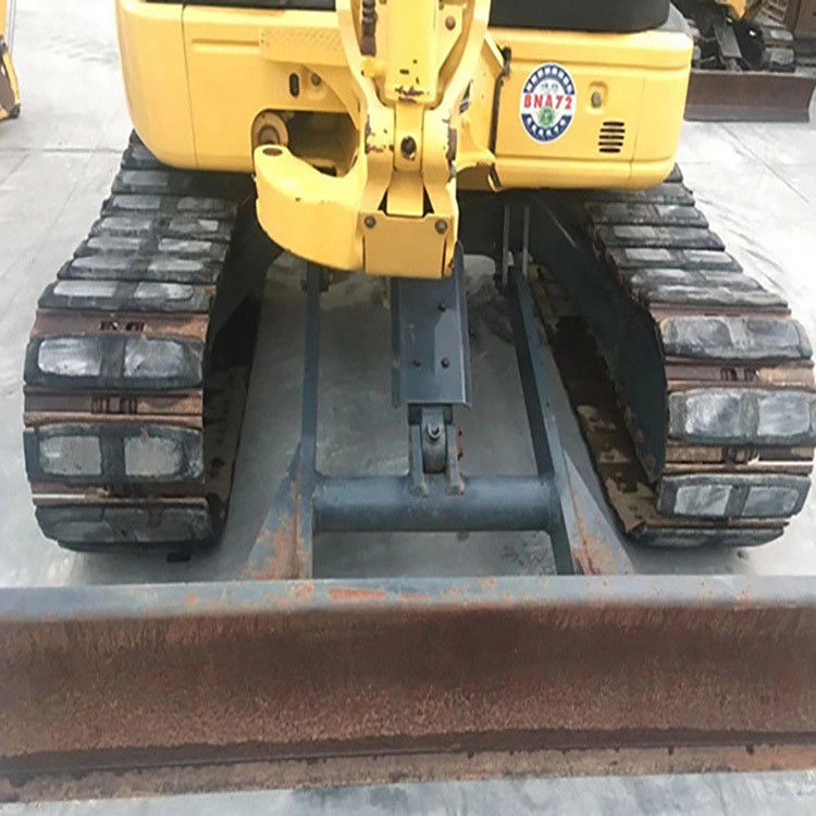 Une mini excavatrice komatsu PC40 bien entretenue et utilisée, avec cabine ouverte, PC40 de 4 tonnes, est à vendre.