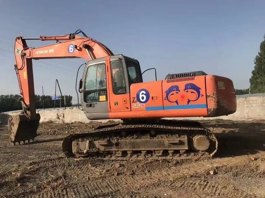 Vente à chaud Hitachi Original Usé Hitachi 230 En bon état Excavateur Zx230 Machine de seconde main