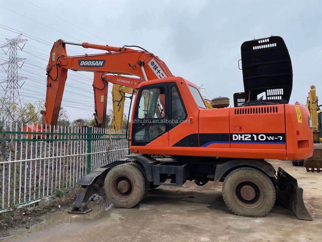 Excavateur DOOSAN de seconde main de qualité 210W à bas prix à vendre/Excavateur hydraulique à rampe Doosan 210W