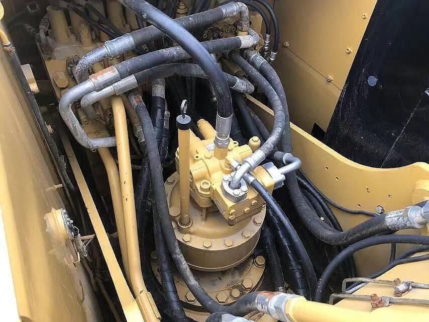 Vente de machines CAT323 en bon état, bon prix
