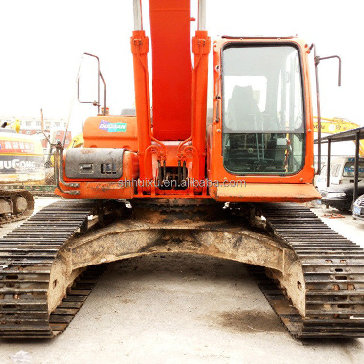 Vente à chaud de Doosan Excellente qualité Excavateur hydraulique à rampe de seconde main DOOSAN DX260 Corée origine/machine de creusement d'occasion meilleure vente bon prix