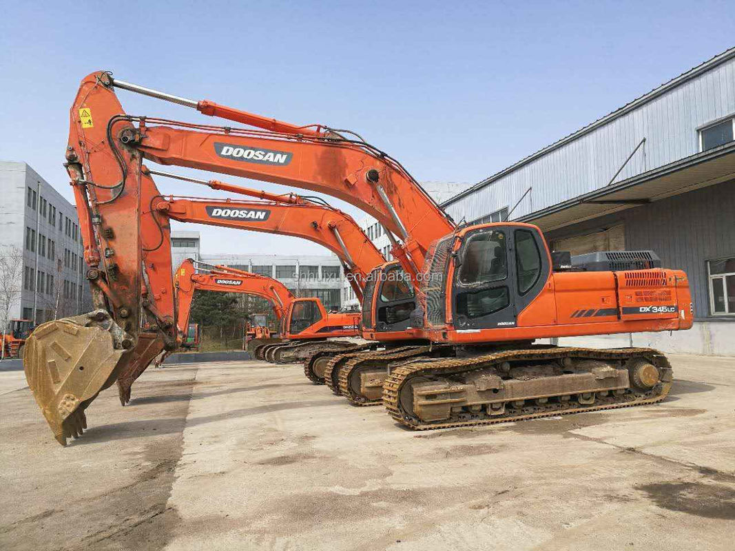 Vente à chaud de Doosan Excellente qualité Excavateur hydraulique à rampe d'occasion DOOSAN DX345 Corée d'origine/machine de creusement d'occasion meilleure vente bon prix