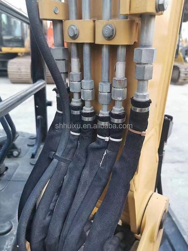 Une bonne qualité d'occasion Mini excavateur à rampe utilisée CAT303E 3T Machine de creusement de chenille utilisée chenille en stock