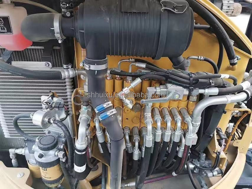 Une bonne qualité d'occasion Mini excavateur à rampe utilisée CAT303E 3T Machine de creusement de chenille utilisée chenille en stock