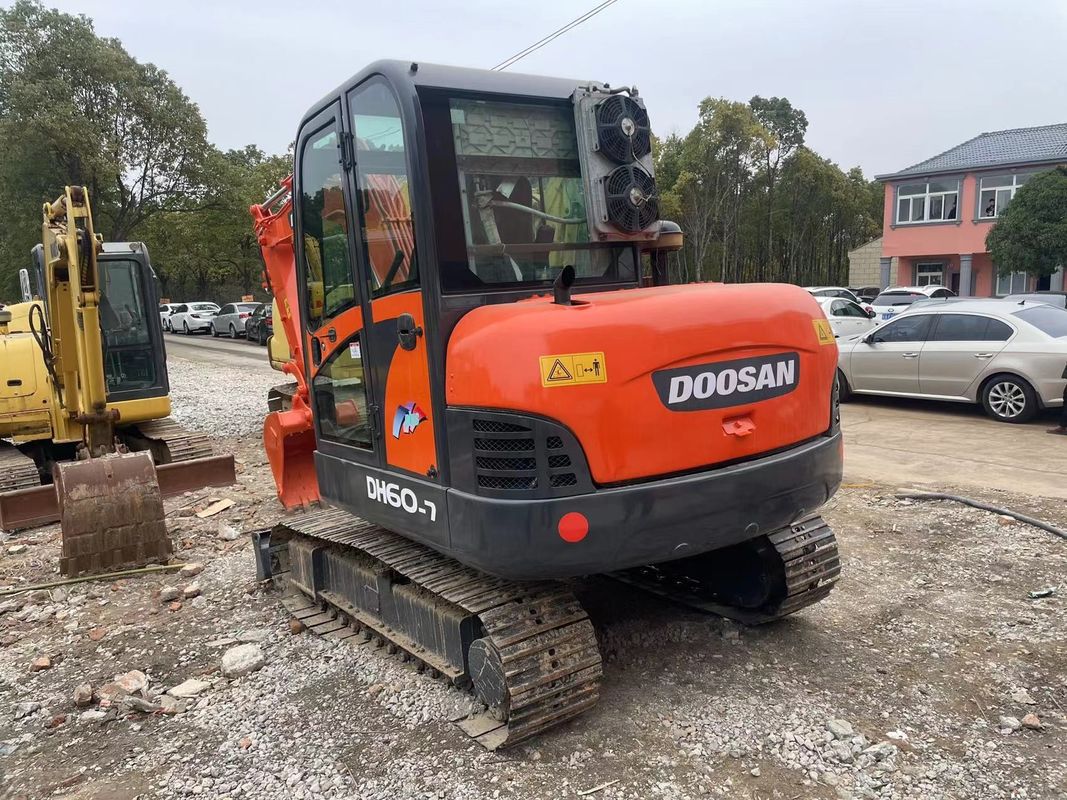 Une mini-pelée de haute qualité utilisée Doosan ZX60 machine de construction/excavatrice hydraulique à rampe de seconde main DOOSAN ZX60 origine coréenne