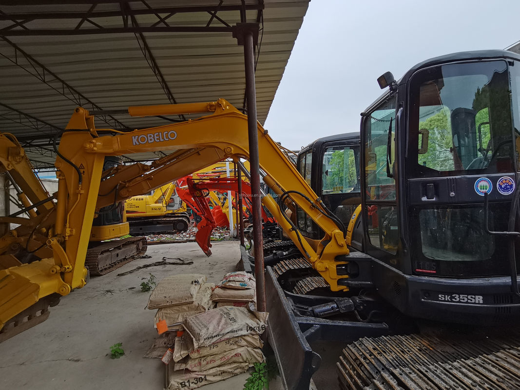 Kobelco SK200 Kobelco SK35SR excavateur hydraulique à rampe d'occasion Origine japonaise/mini-excavateur d'occasion Kobelco SK35SR Bonne qualité Prix bon marché