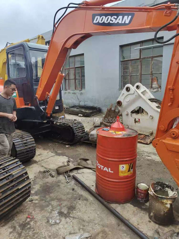 Vente à chaud de Doosan Mini excavateur utilisé Doosan ex55 Excavateur hydraulique à rampe d'occasion DOOSAN DH55 origine coréenne