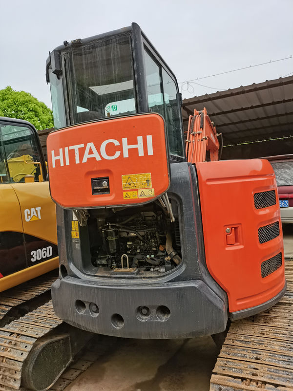 Une mini-excavatrice utilisée Hitachi 55U est à vendre.
