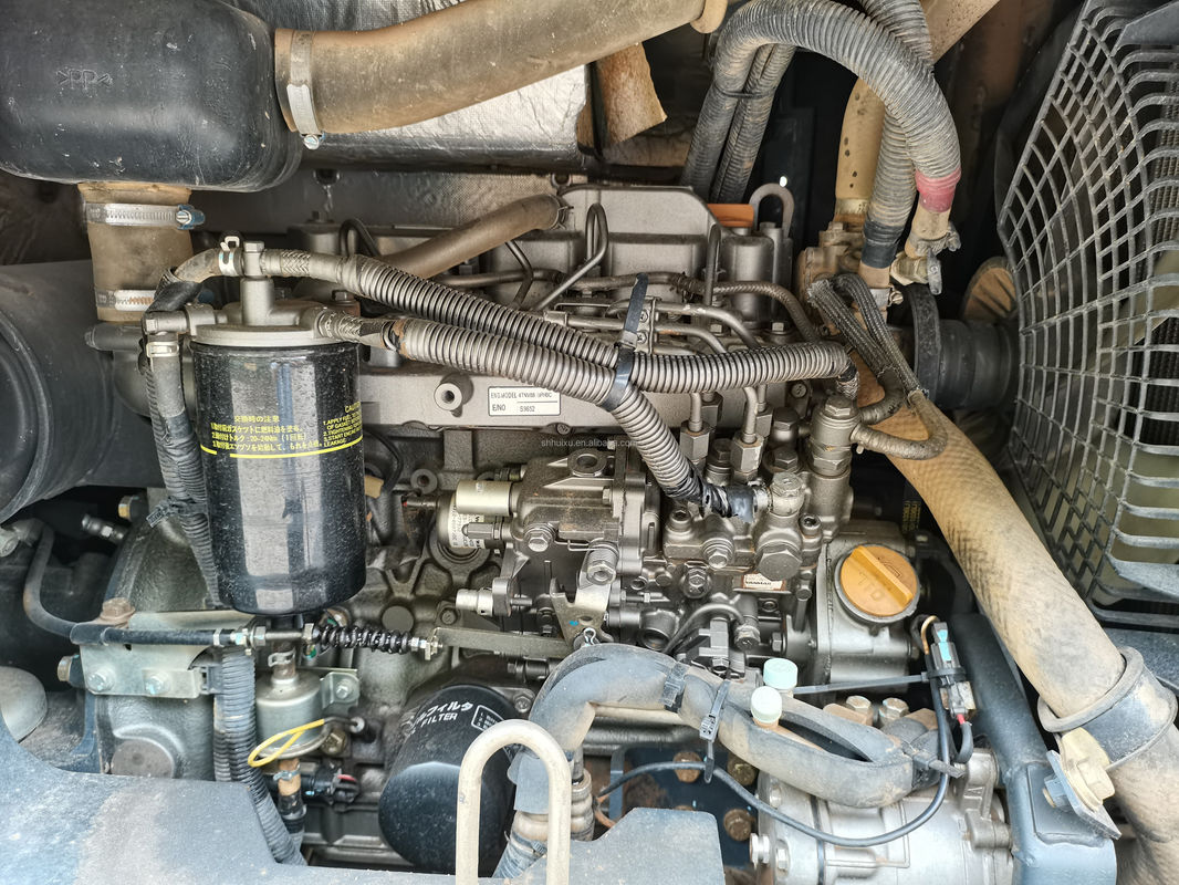 Une mini-excavatrice utilisée Hitachi 55U est à vendre.