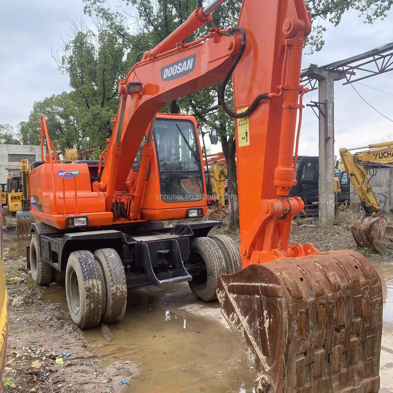 Vente à chaud de Doosan Vente à chaud d'occasion Doosan DH150 W-7 Excavateur d'occasion en bon état Excavateur à roues.