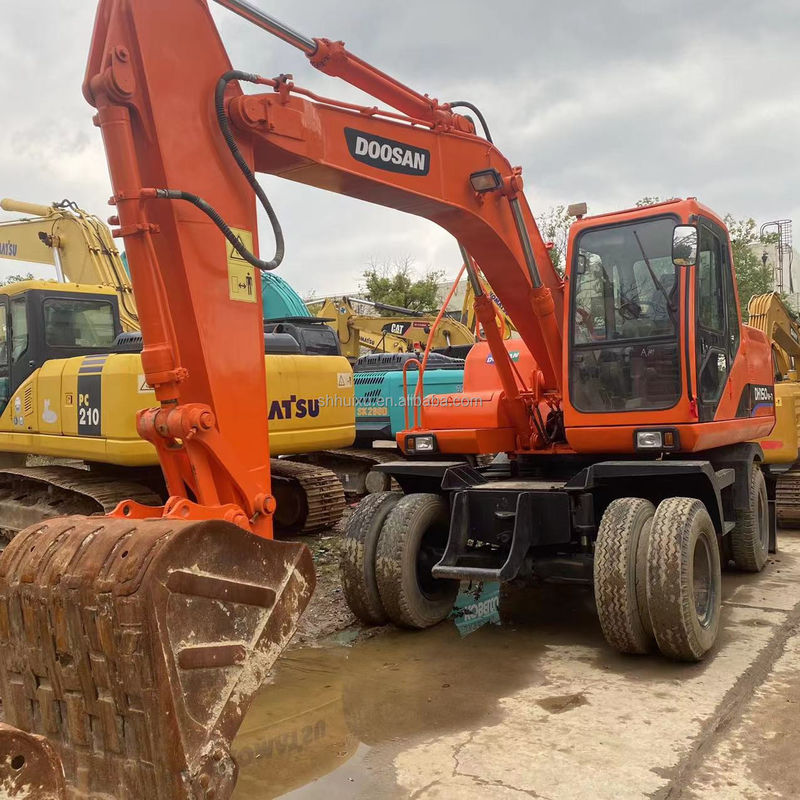 Vente à chaud de Doosan Vente à chaud d'occasion Doosan DH150 W-7 Excavateur d'occasion en bon état Excavateur à roues.