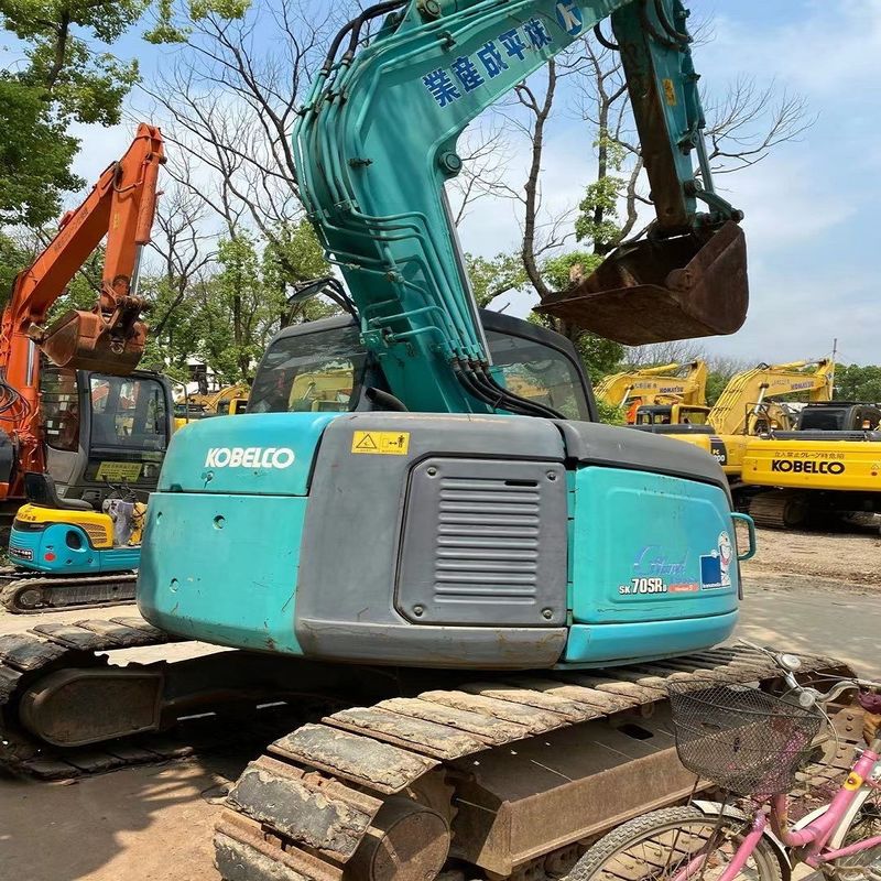 Vente d'une mini-pelée de 7 tonnes