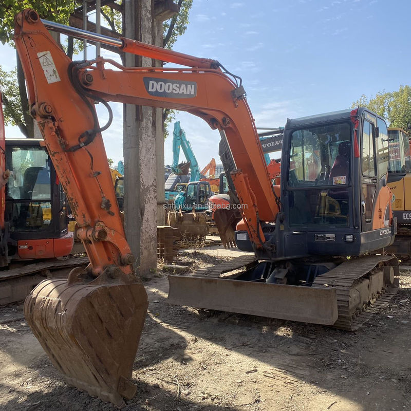 Vente à chaud de Doosan à Shanghai en gros d'excavatrice d'occasion doosan dx60 DX60-5B DX60-9C DX60R/excavatrice dx60-9c utilisée doosan