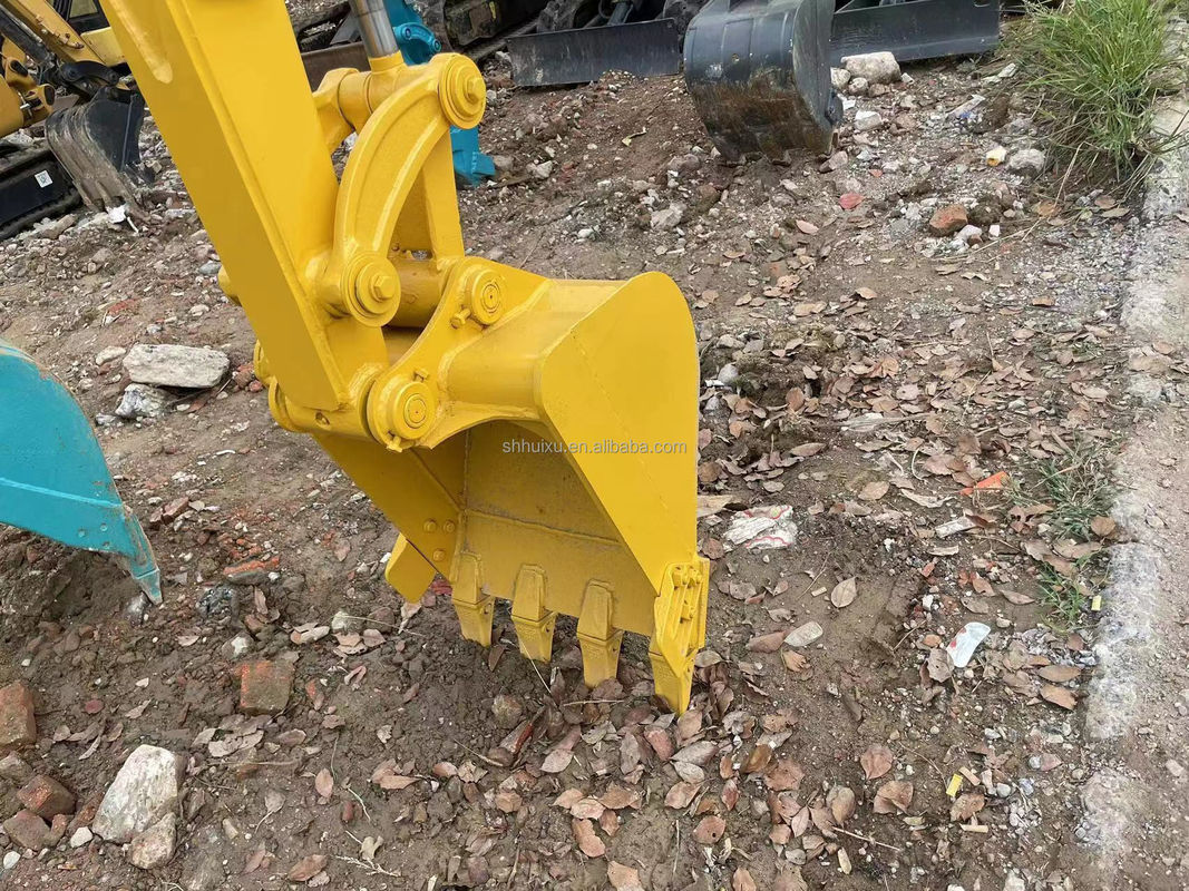 Excavatrice hydraulique utilisée KOMATSU30,excavatrice d'occasion KOMATSU30 de bonne qualité avec un prix bon marché à vendre