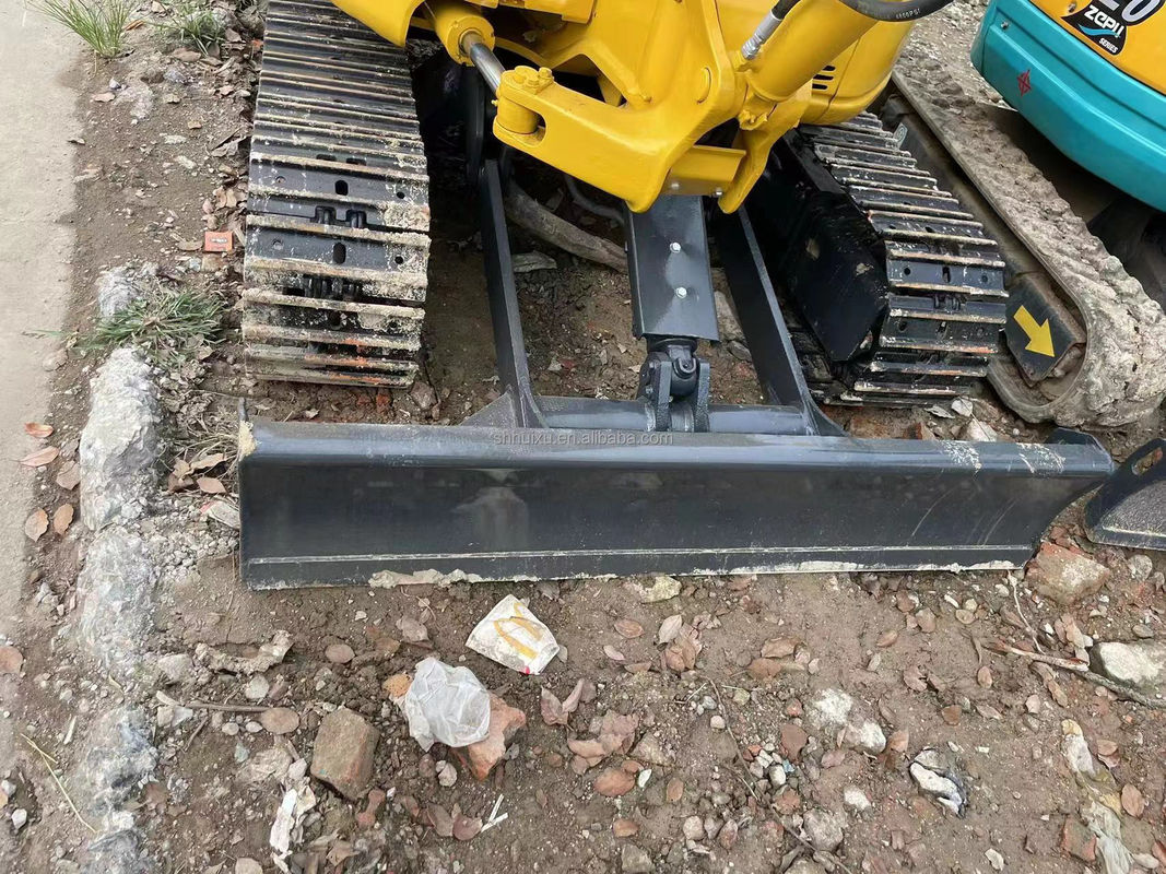 Excavatrice hydraulique utilisée KOMATSU30,excavatrice d'occasion KOMATSU30 de bonne qualité avec un prix bon marché à vendre