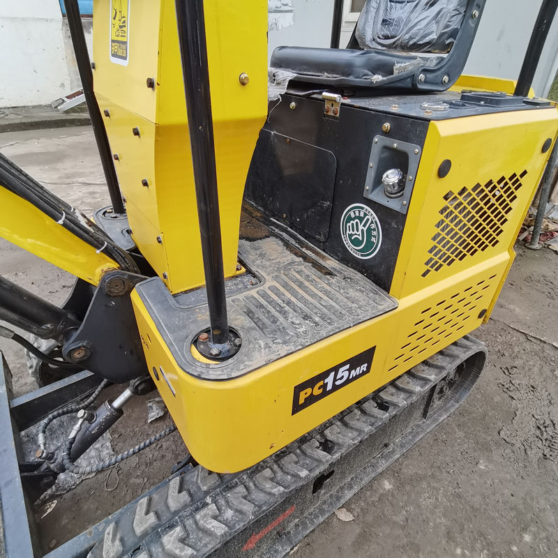 Komatsu KOMATSU PC15 excavateur hydraulique à rampe d'occasion d'origine japonaise Prix bon marché Mini-excavateur d'occasion De bonne qualité Excavateur Komatsu