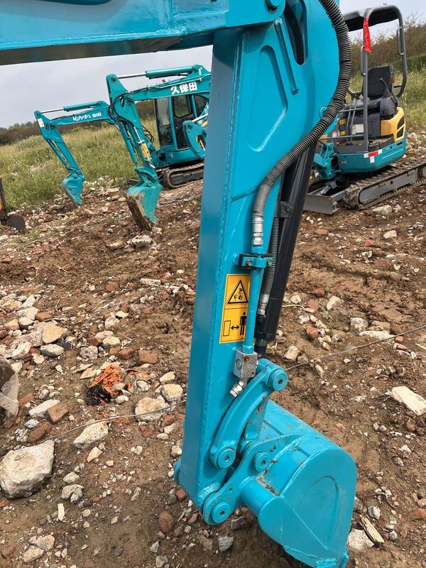 une mini-pelée d'occasion Kubota 135 à bas prix