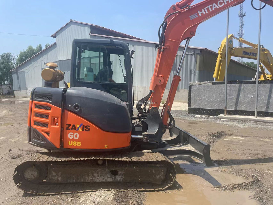 Hitachi en stock mini excavateur Hitachi utilisé zx60 Japon 2000 / mini creuseur utilisé Hitachi ZX60 Prix bon marché