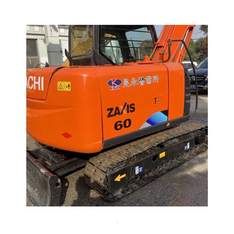 Une mini-excavatrice Hitachi 55U ZX60 ZX70 ZX120 d'occasion est à vendre.