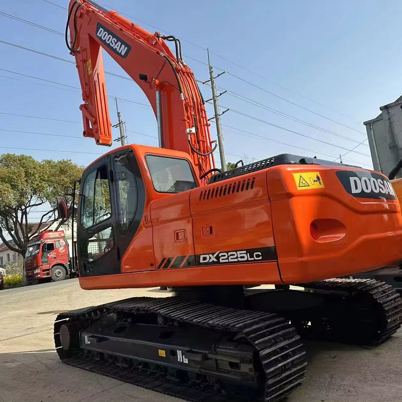 Peinture d'origine et état Les pelles d'occasion Doosan DX225LC À vendre