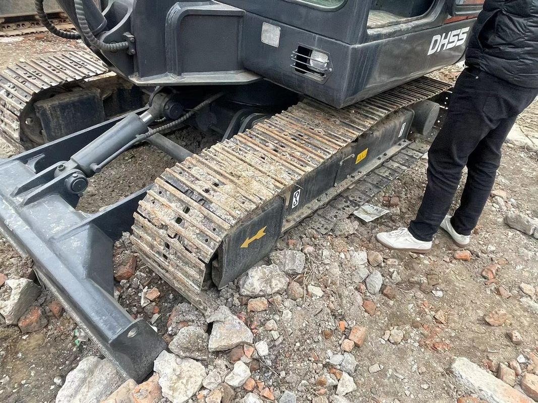 Excavateur de seconde main de haute qualité avec un prix bas utilisé Doosan55 à vendre machine de construction de routes