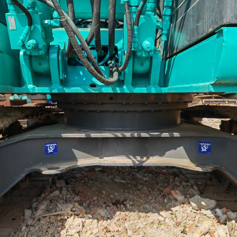 Couleur bleue Excavateur à rouleaux d'occasion 135 Kobelco Excavateur