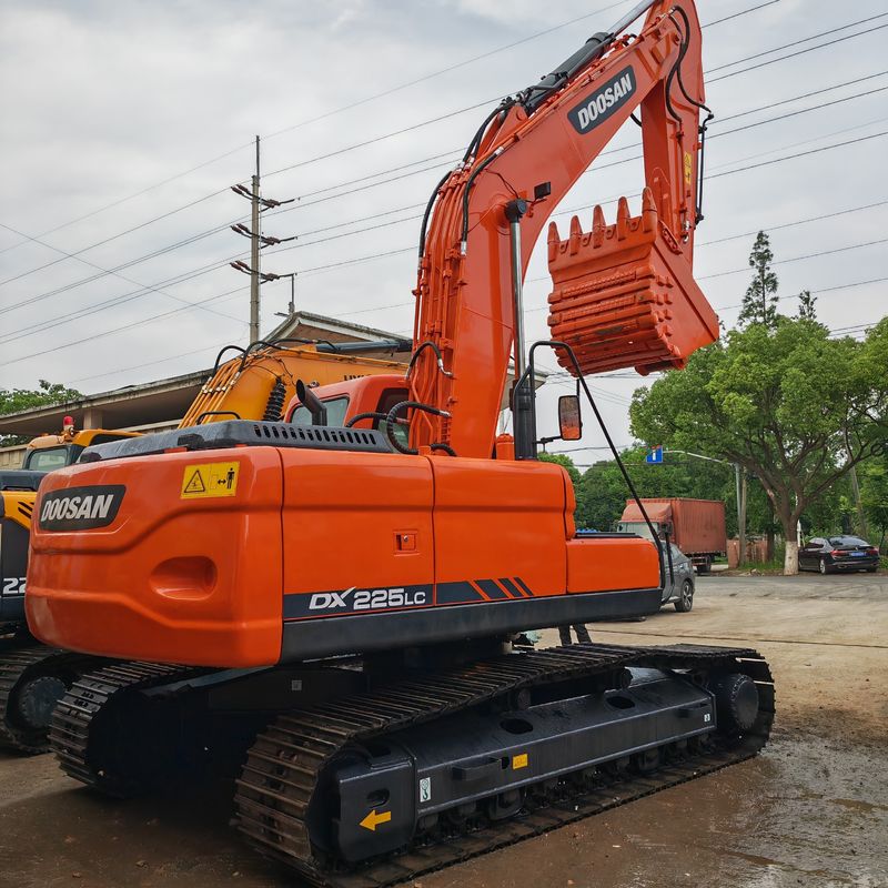 Excavateur d'occasion de 25 tonnes Doosan dx225 à vendre Excavateur d'occasion de 25 tonnes Doosan 225 à vendre