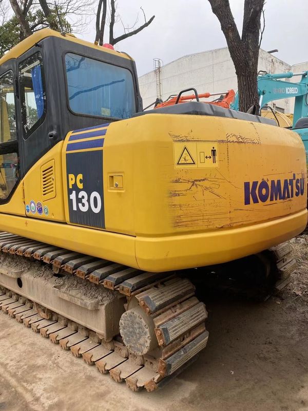 Originale Komatsu pc130 excavateur à rampe d'occasion de seconde main komatsu pc130 pc130-6 pc130-7 au Japon
