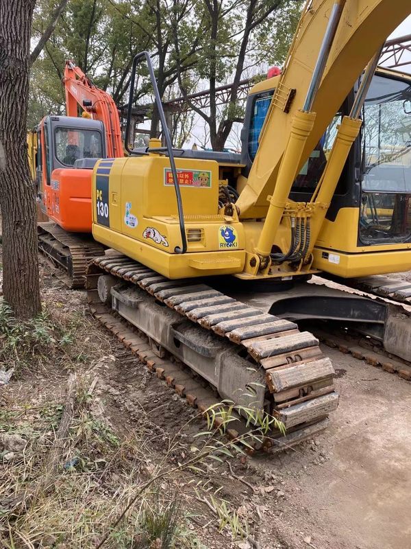 Originale Komatsu pc130 excavateur à rampe d'occasion de seconde main komatsu pc130 pc130-6 pc130-7 au Japon
