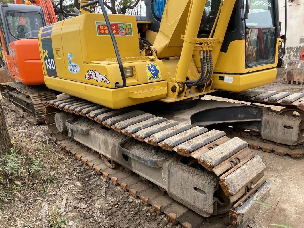Originale Komatsu pc130 excavateur à rampe d'occasion de seconde main komatsu pc130 pc130-6 pc130-7 au Japon
