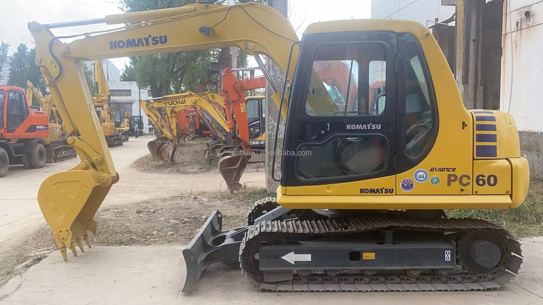 Komatsu Excavateur d'occasion Komatsu PC200 20 tonnes d'occasion original japonais excédentaire en bon état