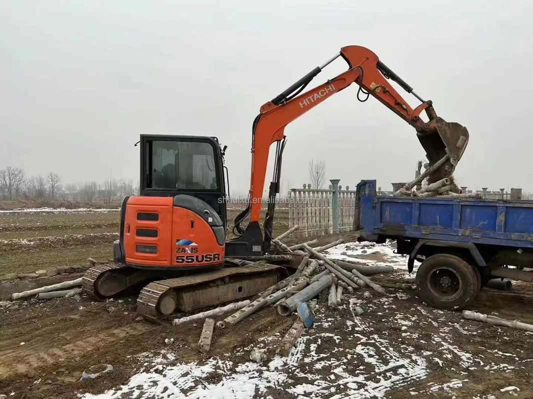 Vente à chaud mini-pelles d'occasion Hitachi ZX55U Prix bon marché/bonne qualité Hitachi ZX55U Excavateur hydraulique à rampe d'occasion