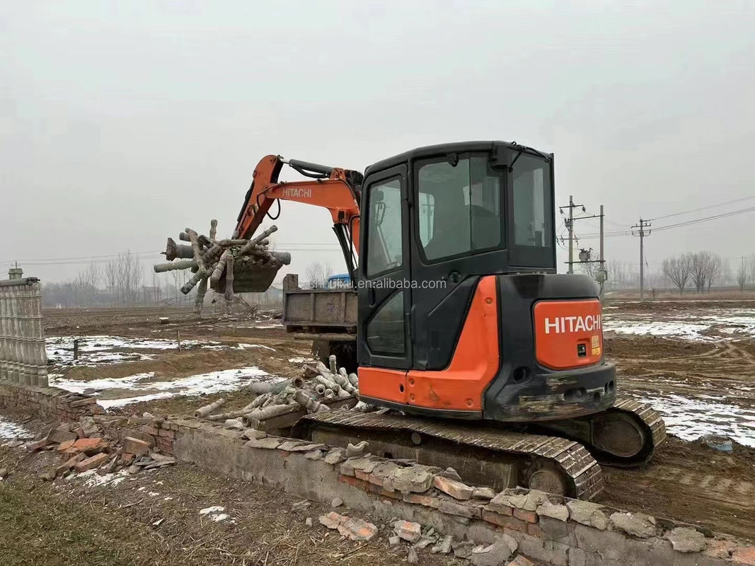 Vente à chaud mini-pelles d'occasion Hitachi ZX55U Prix bon marché/bonne qualité Hitachi ZX55U Excavateur hydraulique à rampe d'occasion