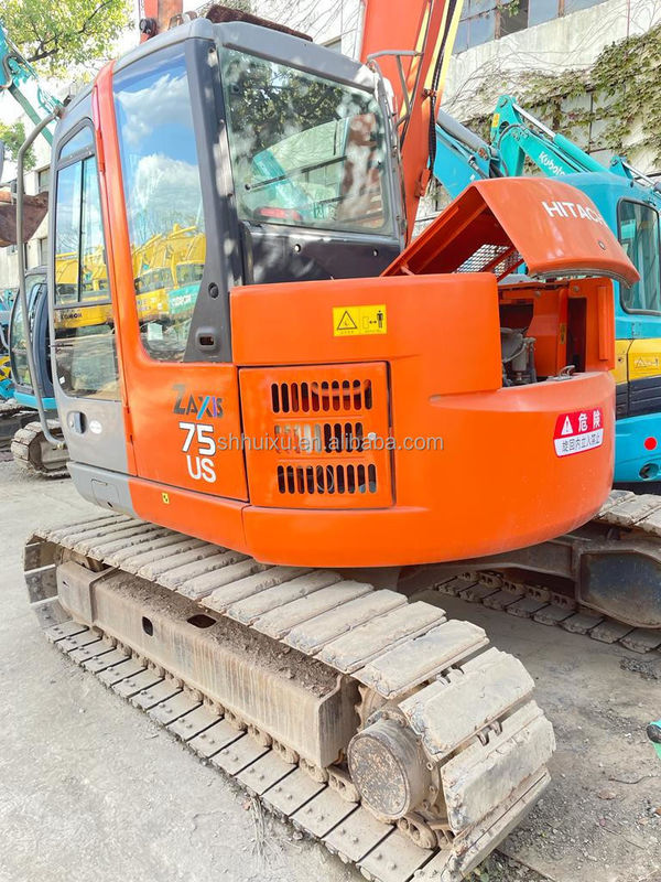 Hitachi en stock Origine japonaise Hitachi ZX75 Excavateur hydraulique à rampe d'occasion/mini-pelée d'occasion Hitachi ZX75 bonne qualité Prix bon marché