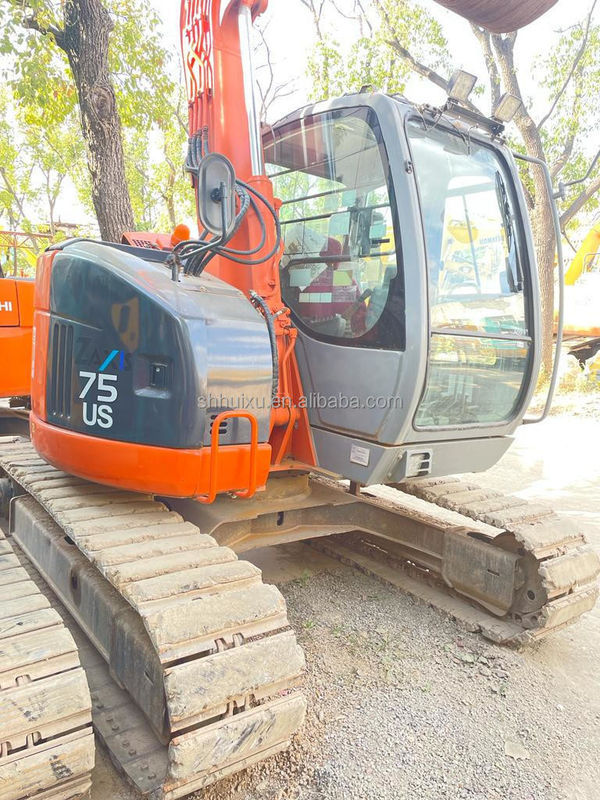 Hitachi en stock Origine japonaise Hitachi ZX75 Excavateur hydraulique à rampe d'occasion/mini-pelée d'occasion Hitachi ZX75 bonne qualité Prix bon marché