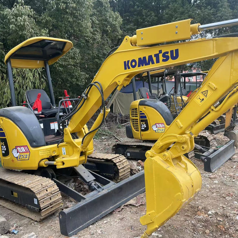 En excellent état, le PC35 est en stock. Excavateur utilisé, PC35, PC55.