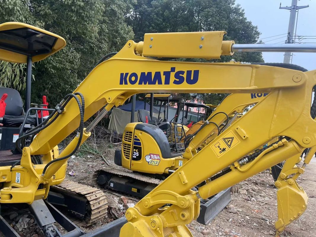 mini Japan Komatsu35 Excavateur d'occasion pour usage domestique à l'intérieur Excavateur de 3,5 tonnes Excavateur d'occasion japonais