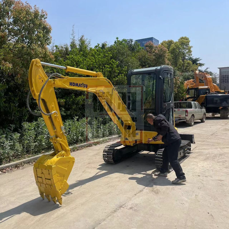 Mini-excavateur d'occasion Komatsu PC35 avec cabine petit creuseur d'occasion machines mini-excavateur d'occasion creuseur d'occasion à vendre