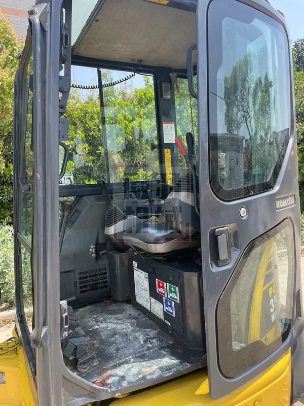 Mini-excavateur d'occasion Komatsu PC35 avec cabine petit creuseur d'occasion machines mini-excavateur d'occasion creuseur d'occasion à vendre