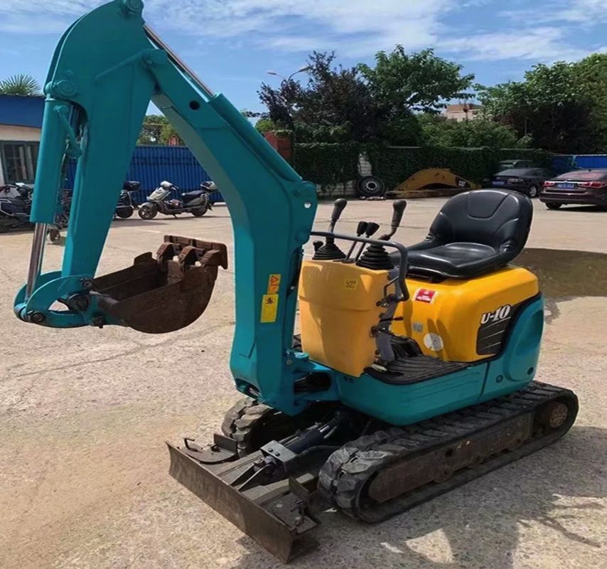 Mini-excavateur d'occasion avec de longues heures de travail et des prix bas à vendre à chaud 1tonne KUBOTA U10 Excavateur à rampe