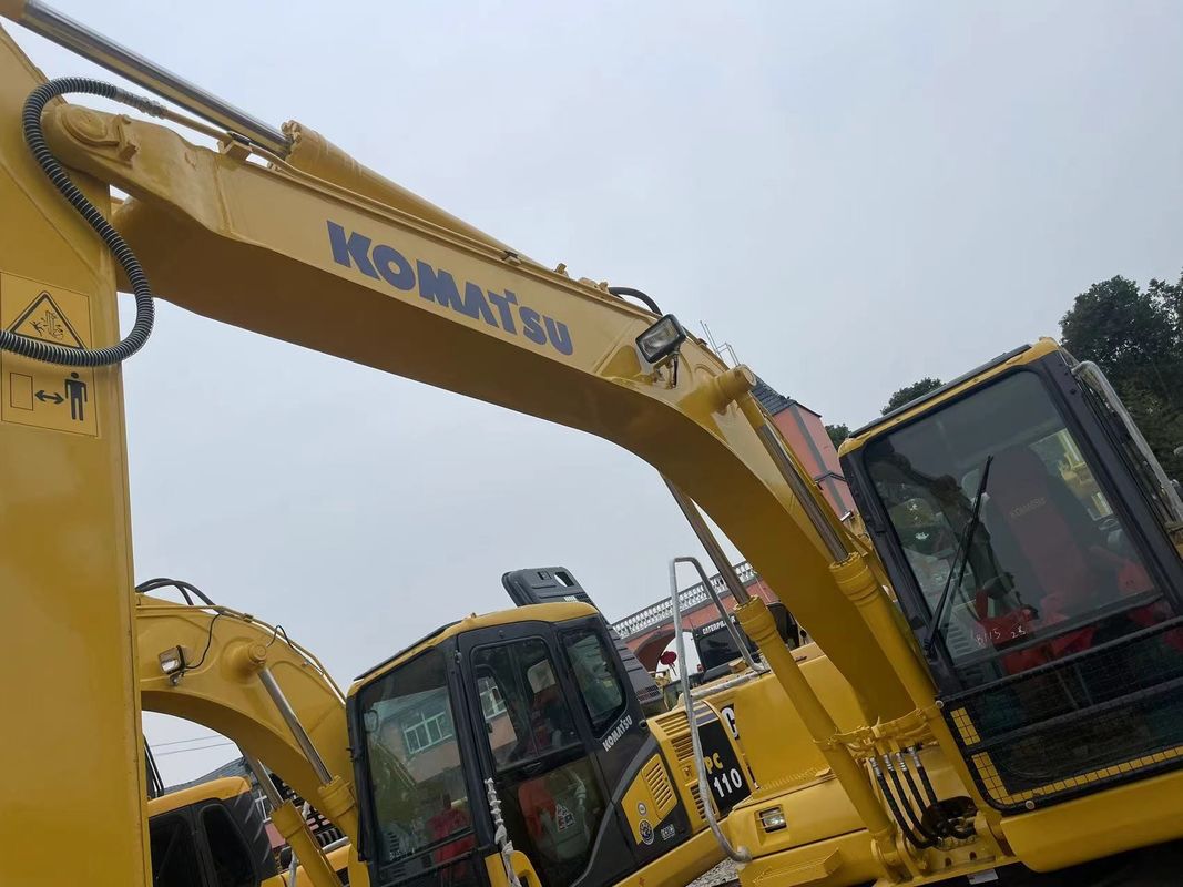 Excavateur de terre à main utilisée Komatsu PC130 machines utilisées 13 tonnes excavateurs de trous de poste à main utilisée excavateurs d'occasion à vendre