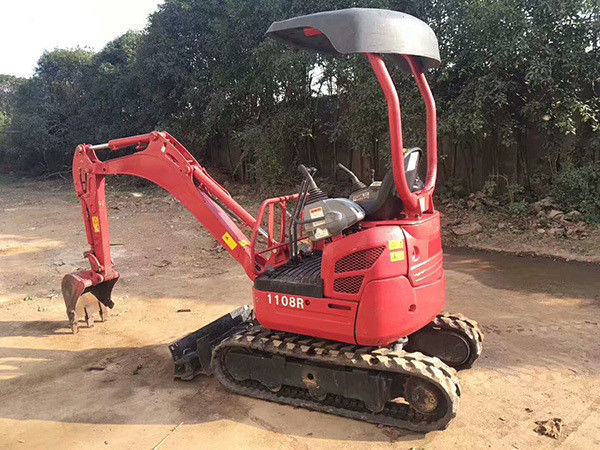 Une excavatrice hydraulique Kubota U17 2T utilisée a une qualité élevée avec un prix réduit sur la construction