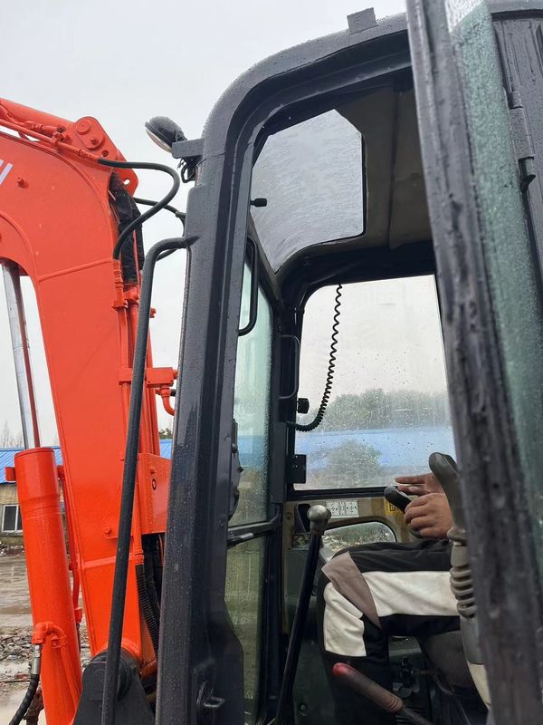 Mini-excavateur d'occasion Hitachi 50U mini-excavateur de petite machine d'occasion de 5 tonnes mini-excavateurs d'occasion à bande de caoutchouc