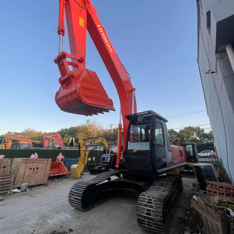 Une grande excavatrice utilisée Hitachi 240 avec une excellente performance