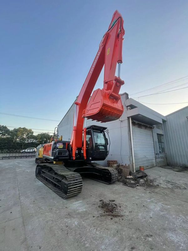 Une grande excavatrice utilisée Hitachi 240 avec une excellente performance
