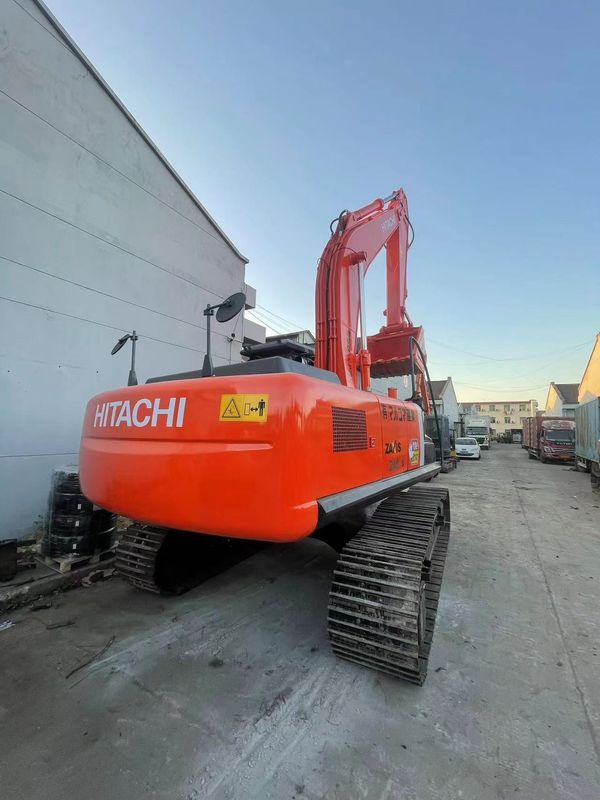 Une grande excavatrice utilisée Hitachi 240 avec une excellente performance
