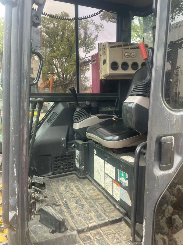 prix bas en stock excavateur ramper Komatsu PC20 avec cabine excavateur d'occasionJapon utilisé Komatsu hydraulique ramper excavateur utilisé