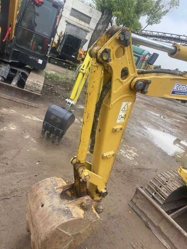 prix bas en stock excavateur ramper Komatsu PC20 avec cabine excavateur d'occasionJapon utilisé Komatsu hydraulique ramper excavateur utilisé