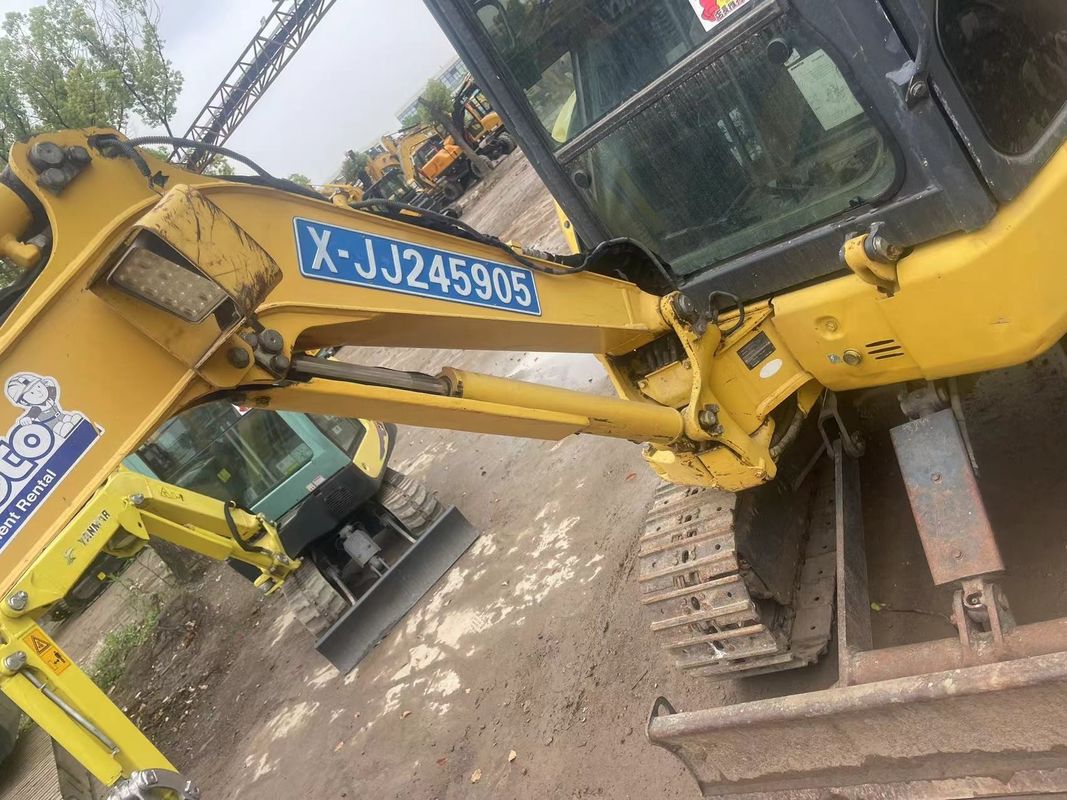 prix bas en stock excavateur ramper Komatsu PC20 avec cabine excavateur d'occasionJapon utilisé Komatsu hydraulique ramper excavateur utilisé